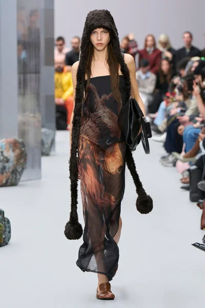 Look 34
